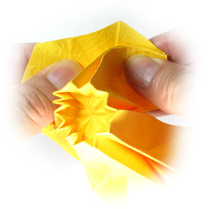 31th picture of origami daffodil flower