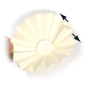 11th picture of origami daisy flower